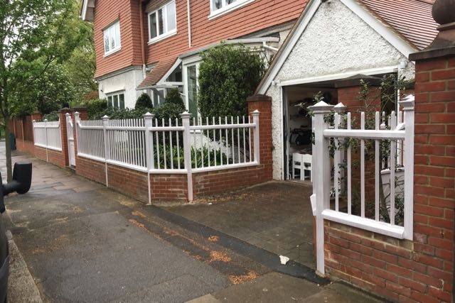 Complete replacement fence